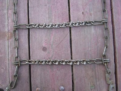 Installing Tire Chains on Your Vehicle Image